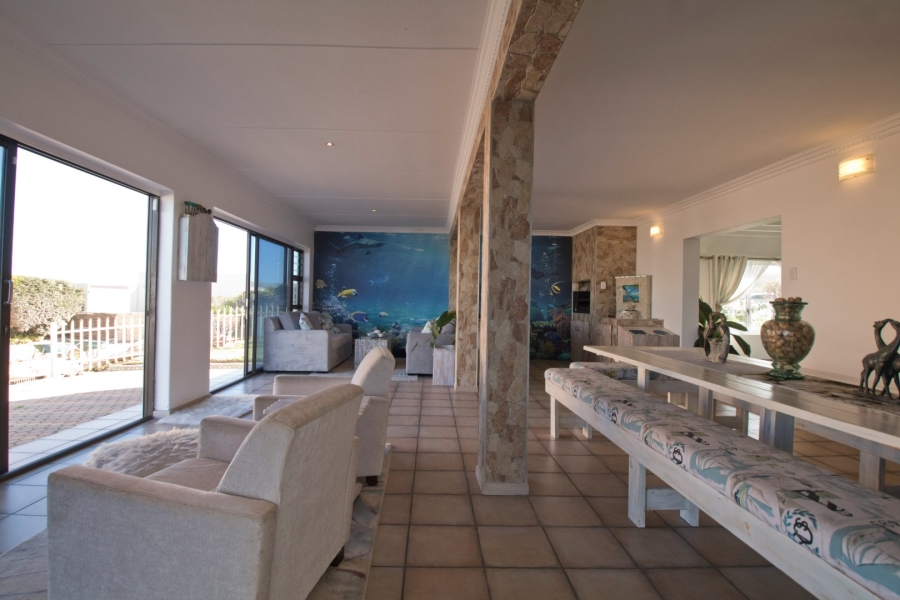 4 Bedroom Property for Sale in Outeniqua Strand Western Cape